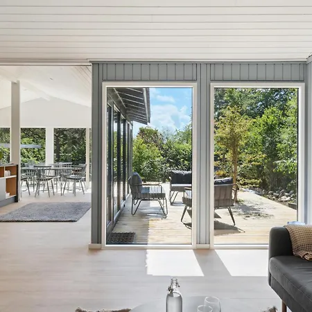 Stunning In With Kitchen Hornbæk